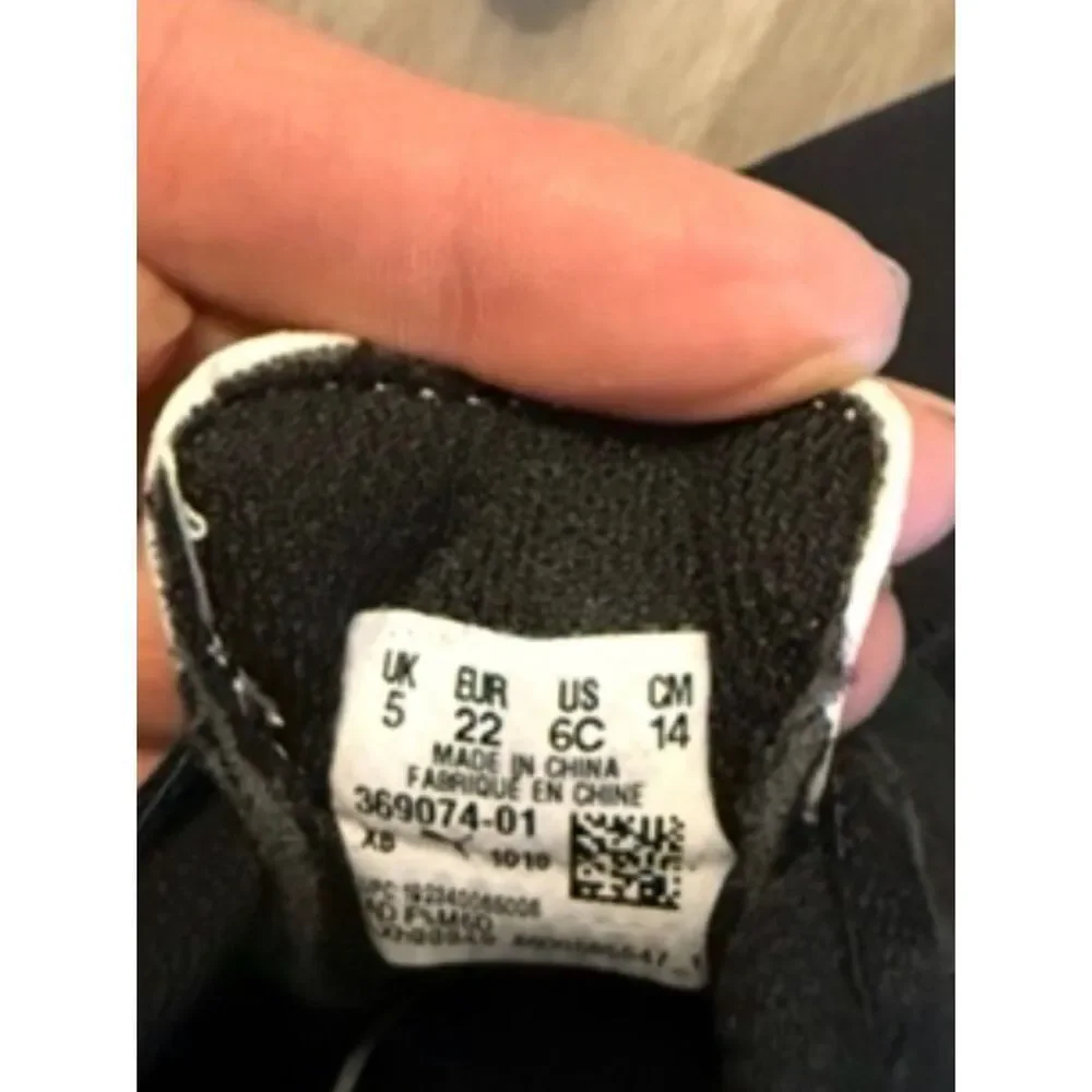 PUMA Unisex Baby Astro Kick Sneakers‎ | Black/White | Size 5